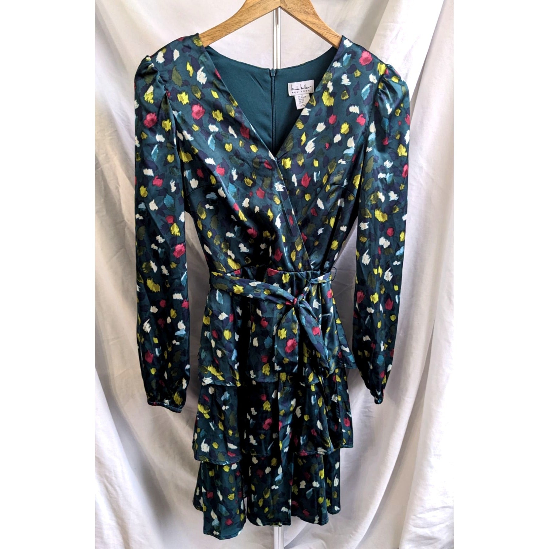 Nicole Miller New York Green Paint Swatch Long Sleeve Dress Ruffled Skirt Size Xs Nicole Miller New York Green Paint Swatch Long Sleeve Dress Ruffled Skirt Size Xs