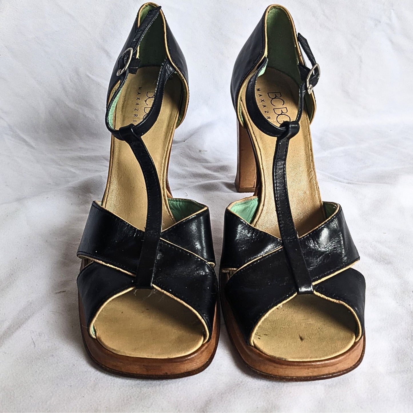 Vintage Y2K BCBGMAXAZRIA Black & Tan *Wooden Heels* T-Strap Open Toe Size 8.5