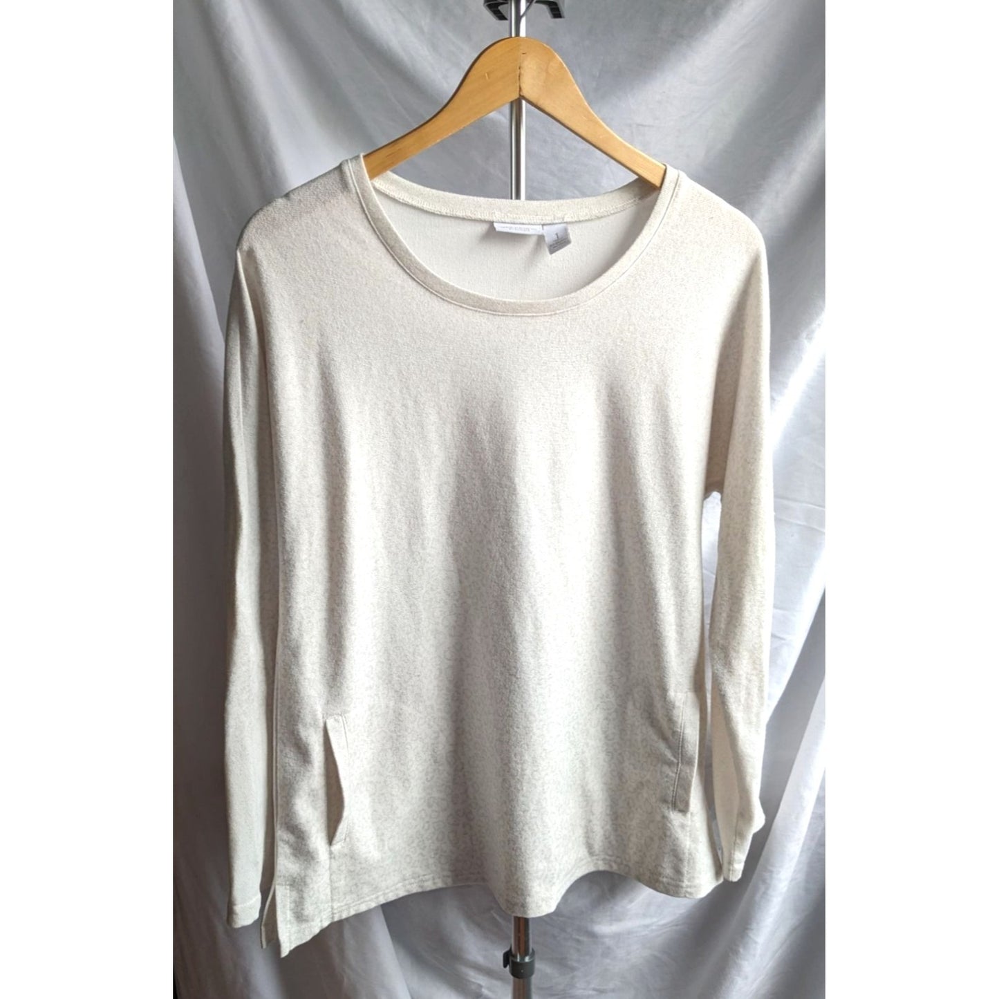WEEKENDS BY CHICO'S Cream Leopard Print LongSleeve Top Round Neck Pockets Size 1