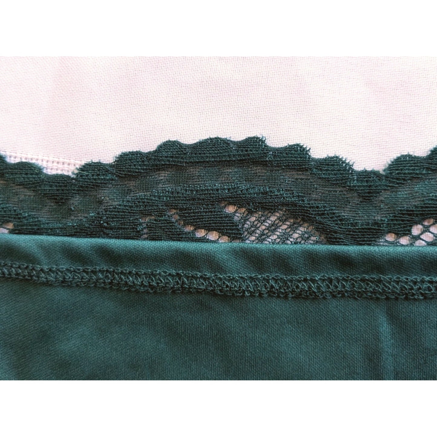 SIMPLY EMMA Emerald Green Lace Overlay Trumpet Sleeve Nylon Top Elegant Size 2X
