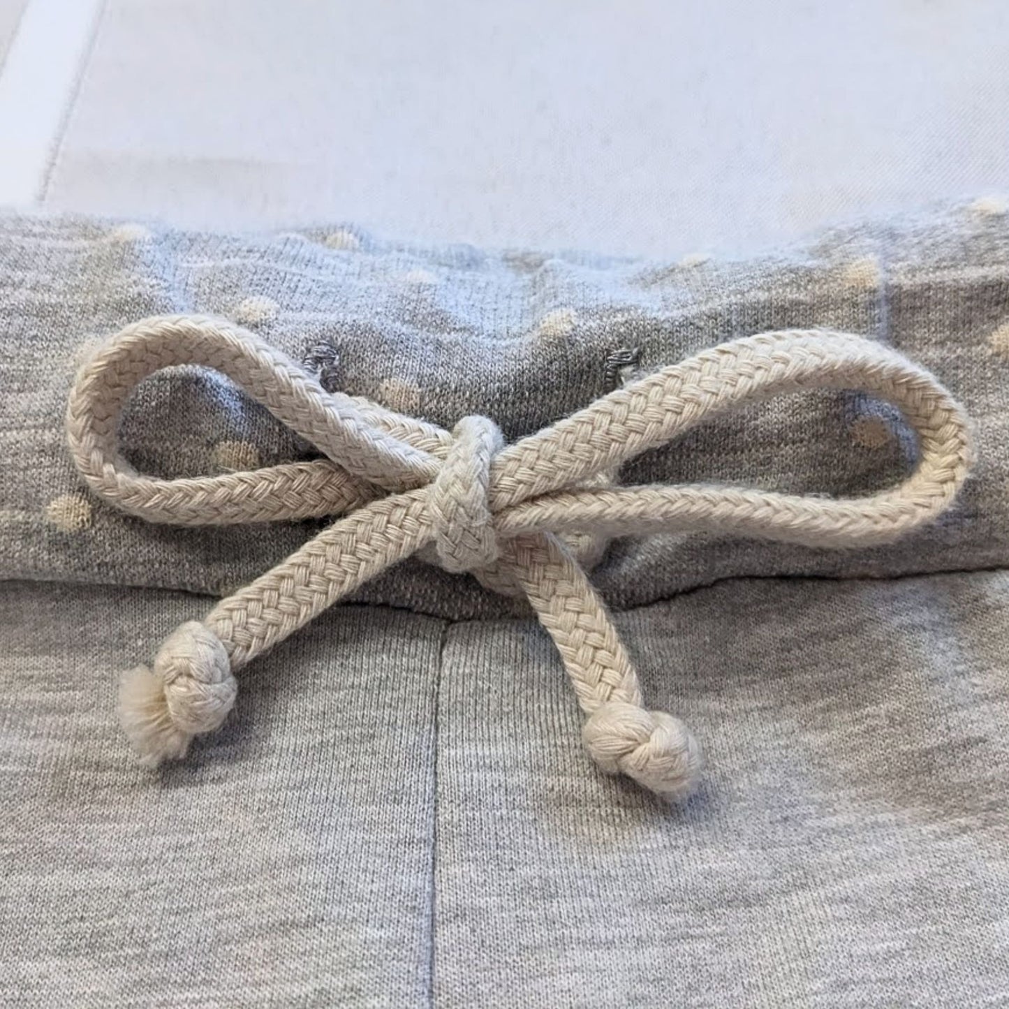 DISNEY PARKS Gray Cream Polka Dot Lace Minnie Mouse High Rise Sweatpants Size XL