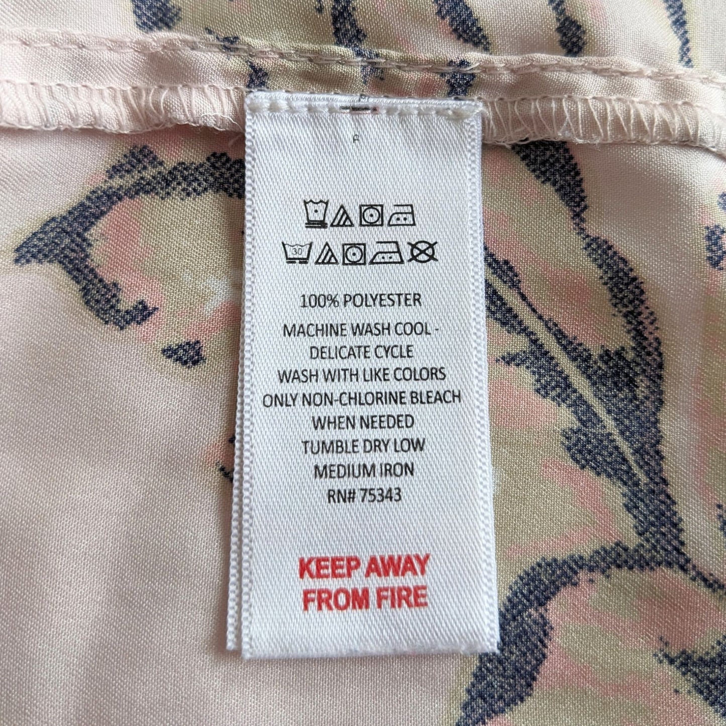 HOUSE OF HARLOW 1960 Blush Pink Floral Leaf Print Satin Sleepwear Short Robe SzM