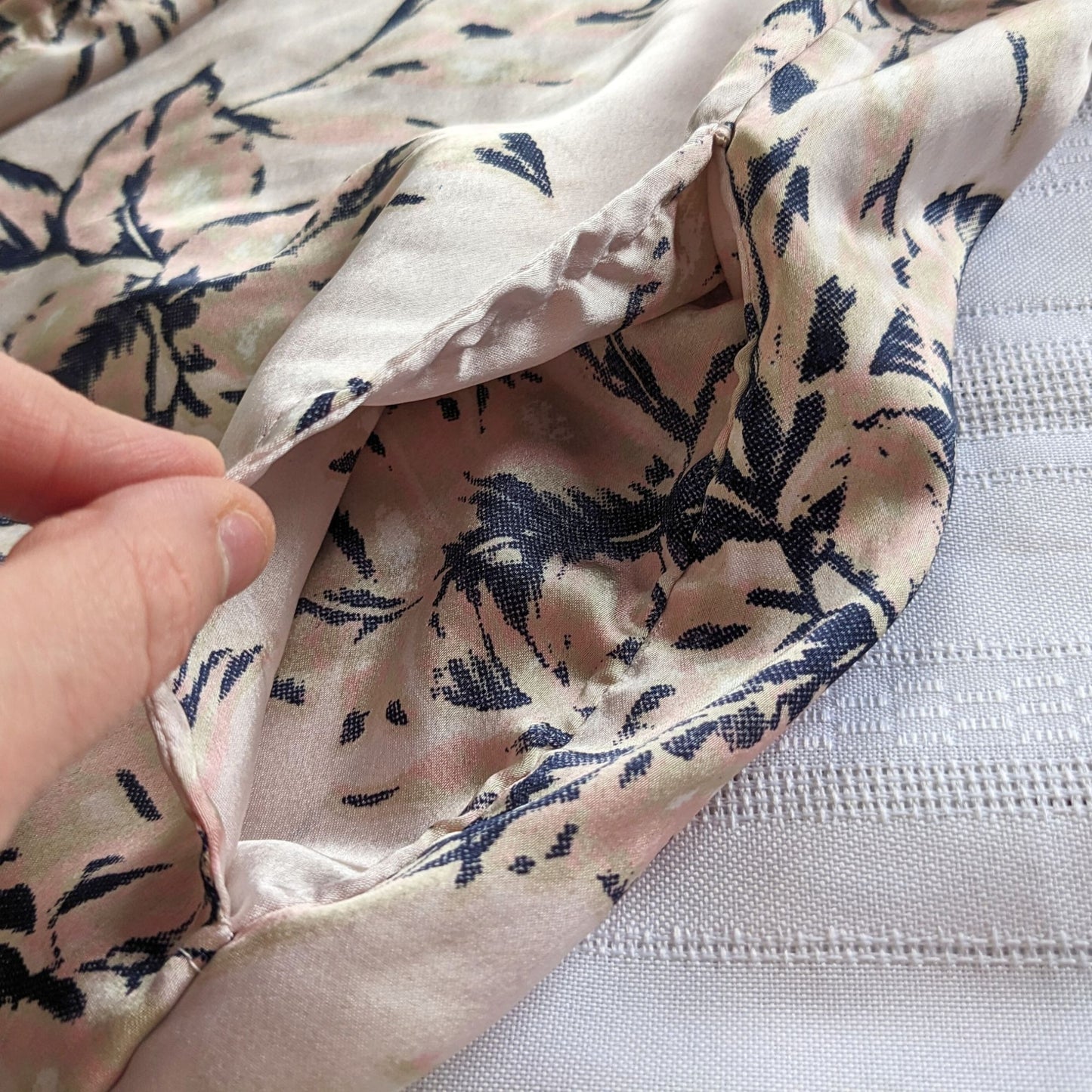 HOUSE OF HARLOW 1960 Blush Pink Floral Leaf Print Satin Sleepwear Short Robe SzM