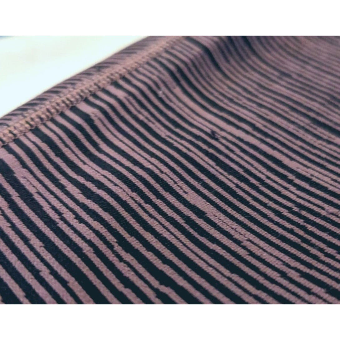ATHLETA Volcanic Violet & Black Linear Lines Capri Leggings Side Pockets Size XSP