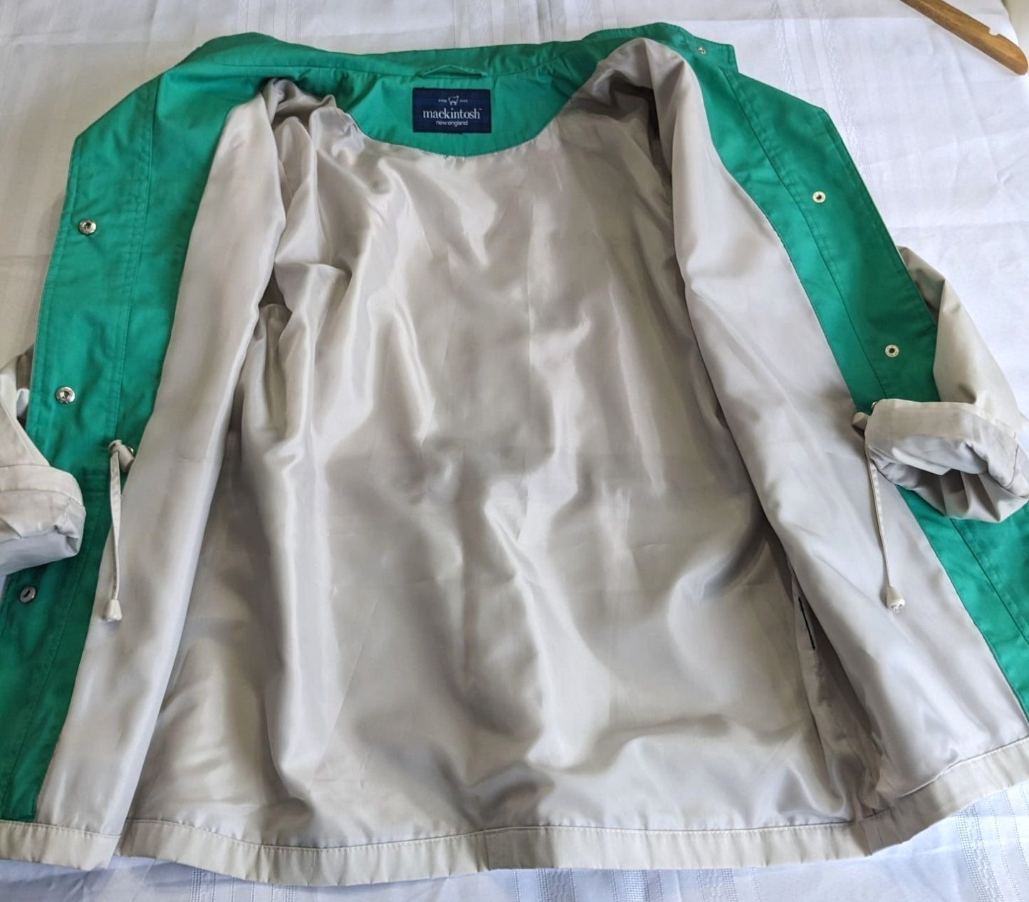 NWOT Vintage 90s Mackintosh New England Cream Green Raincoat Waterproof Size M/L