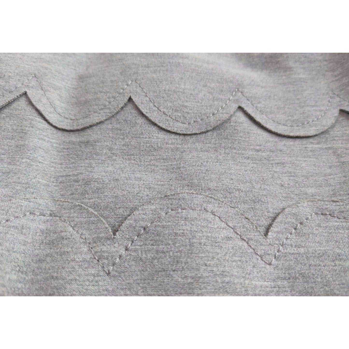 BANANA REPUBLIC Gray Long Sleeve Dress w/ Scallop Sheath Detail Size 4