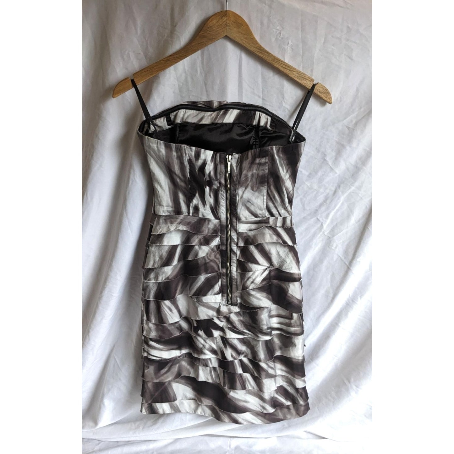 BEBE Perry Purple Strapless Stripe MiniDress Noir Rough-Cut Ruffle Skirt Size S