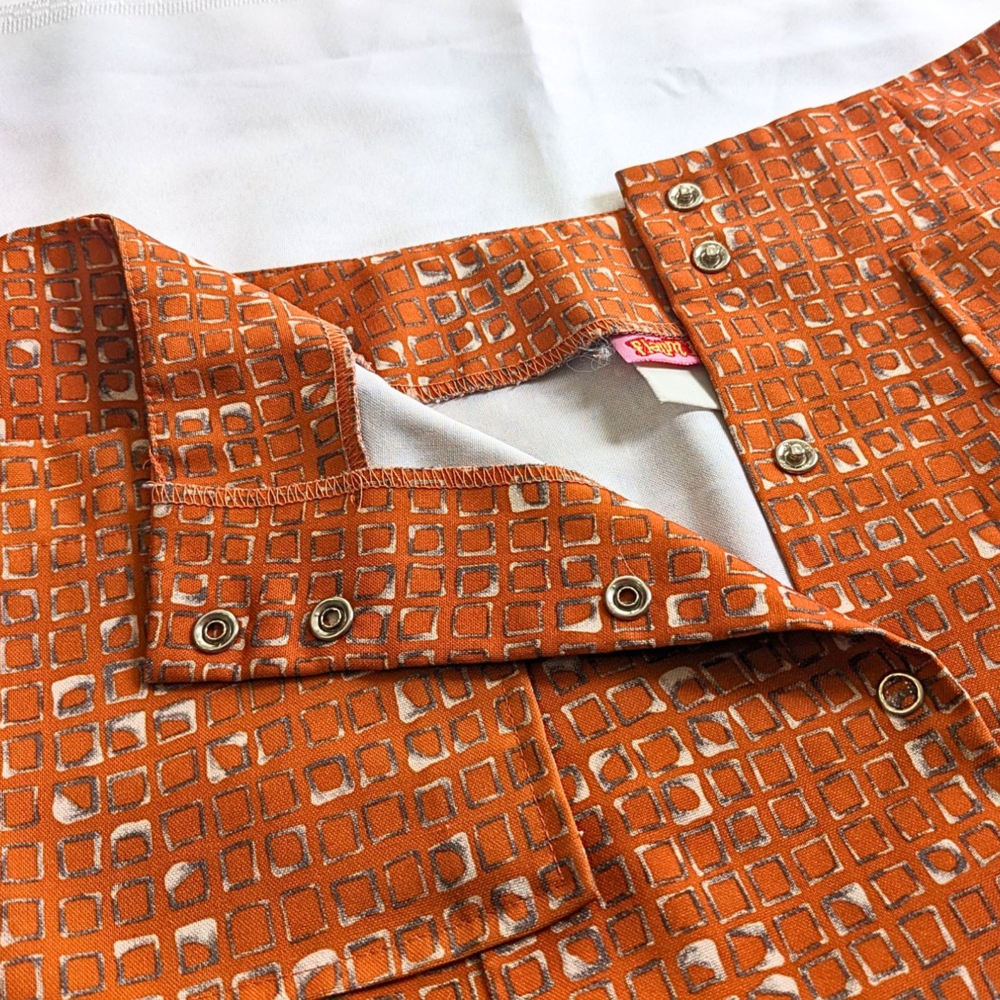 Vintage 90s/Y2K FLAUNT IT Orange Geometric Retro Throwback Mini Skirt Size S/M