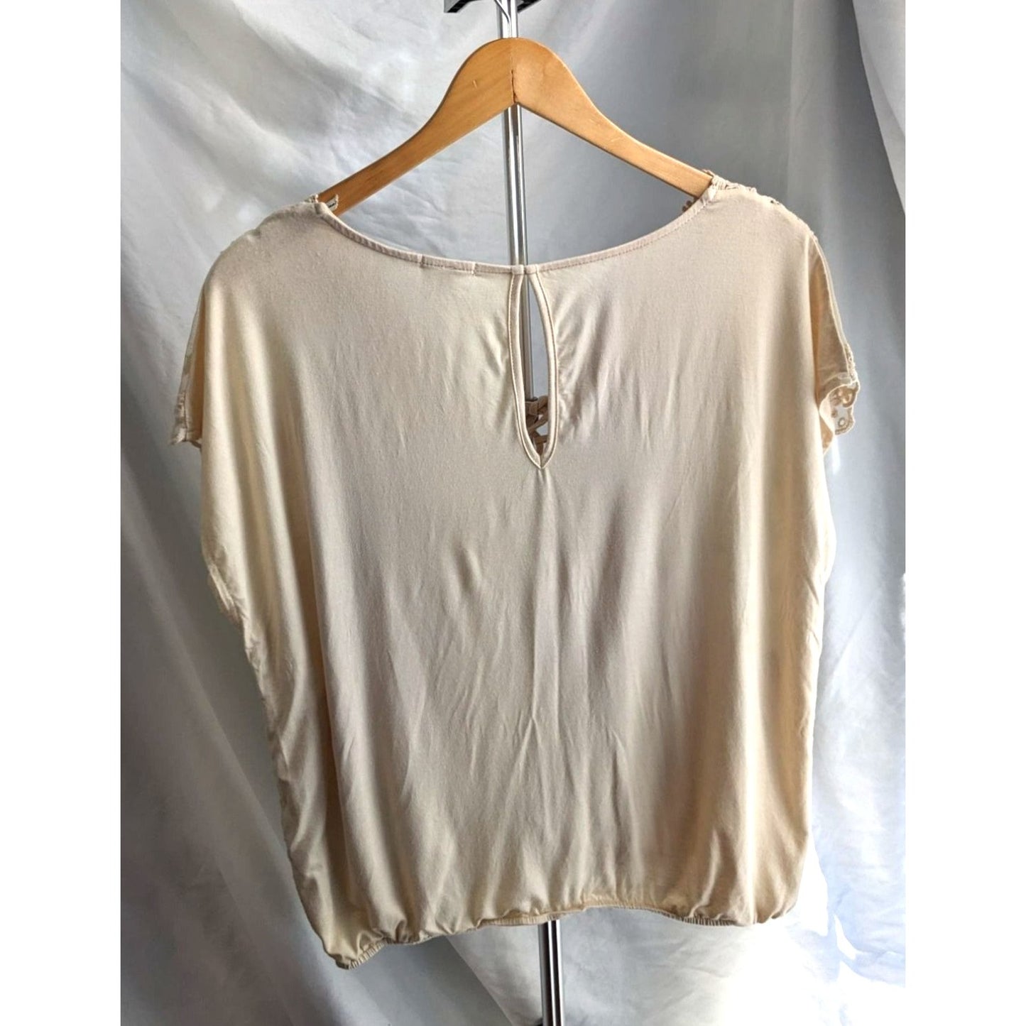 GIMMICKS BY BKE Floral Lace-Up Top Ivory Tan Boho Cottagecore 90% Cotton Size L