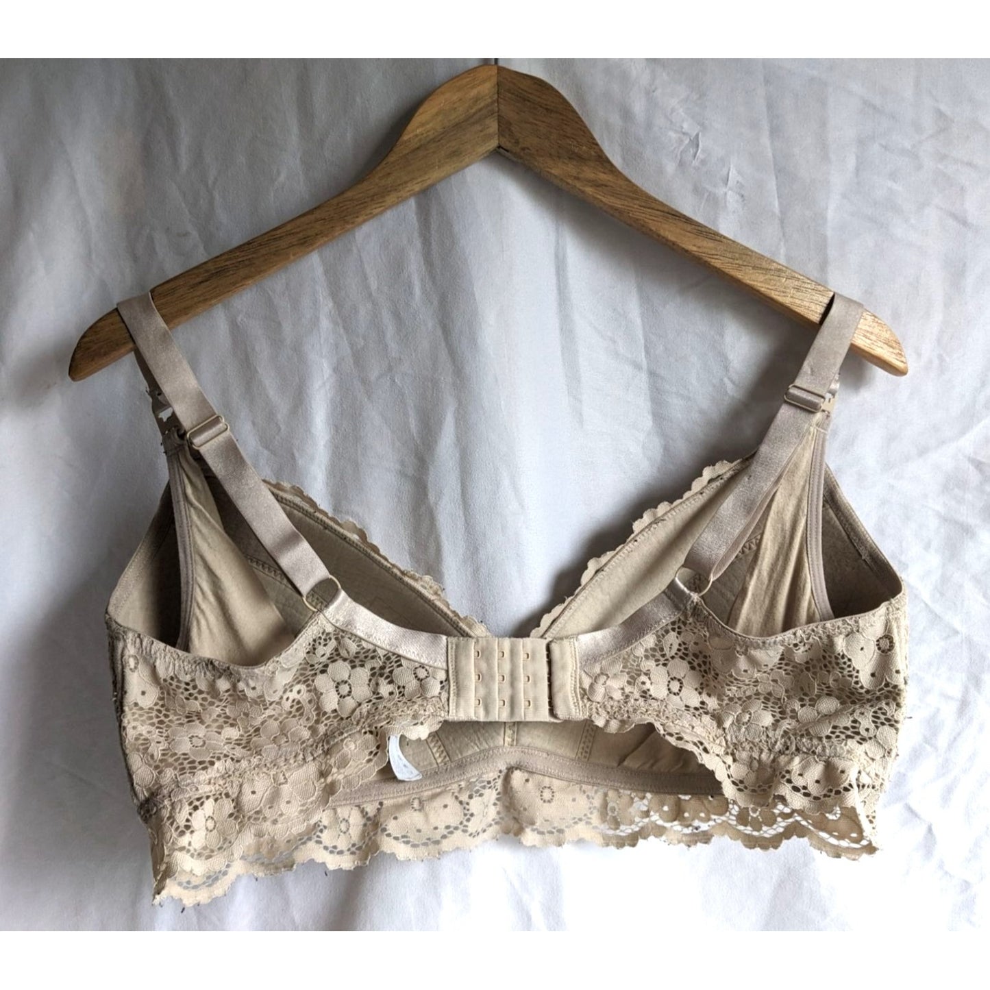 MOMCOZY Nude Nursing Bra Floral Lace Size 40E