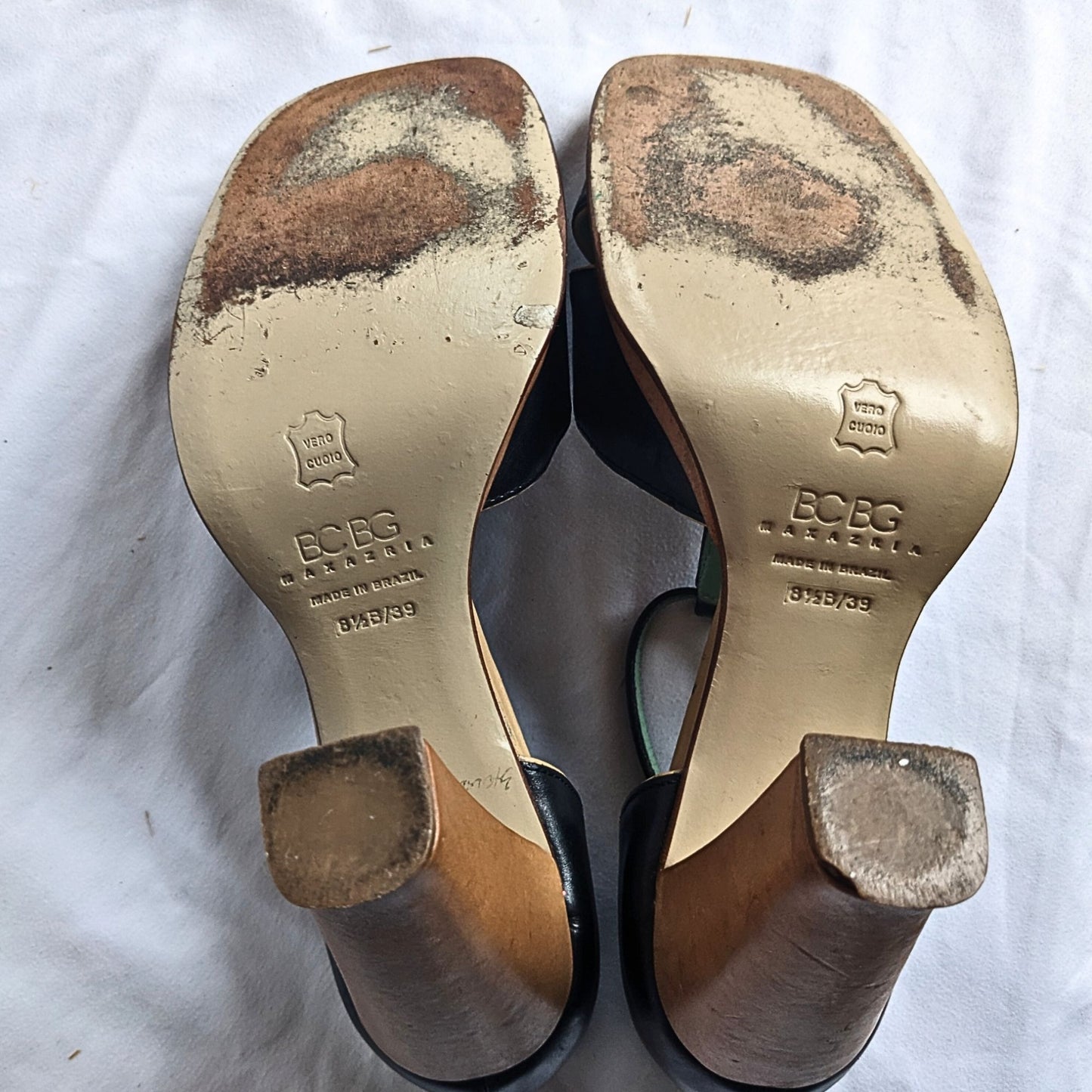 Vintage Y2K BCBGMAXAZRIA Black & Tan *Wooden Heels* T-Strap Open Toe Size 8.5