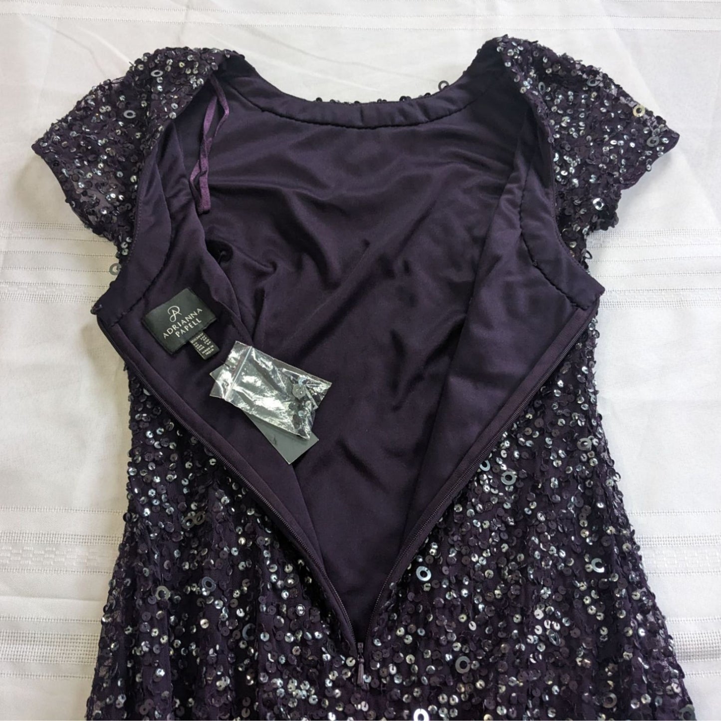 NWT ADRIANNA PAPELL Amethyst Scoop Back All Over Sequin Cap Sleeve Gown Size 4P