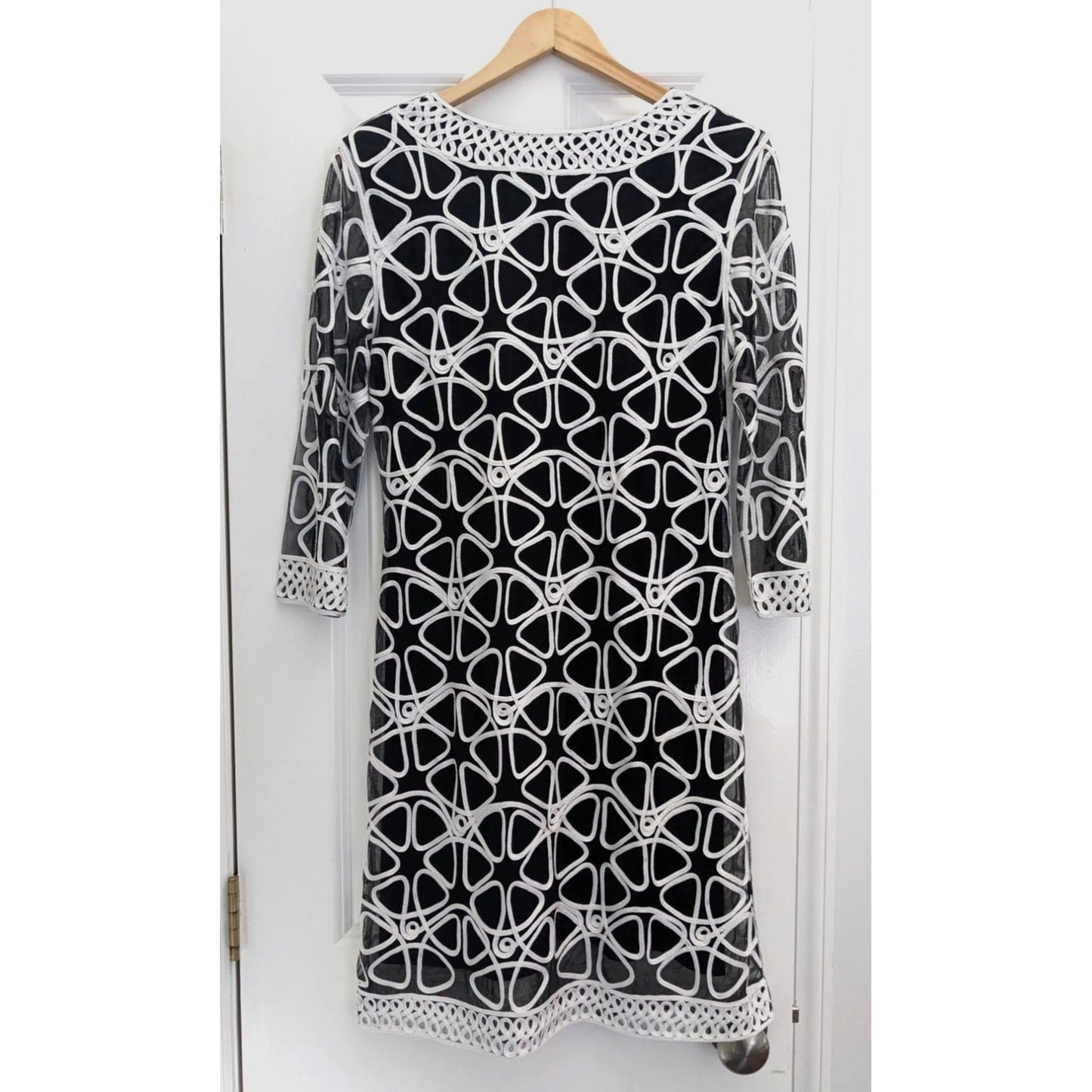 WEAVZ Black & White Dramatic Geometric Embroidered Dress 3/4 Sleeve Lined Size M