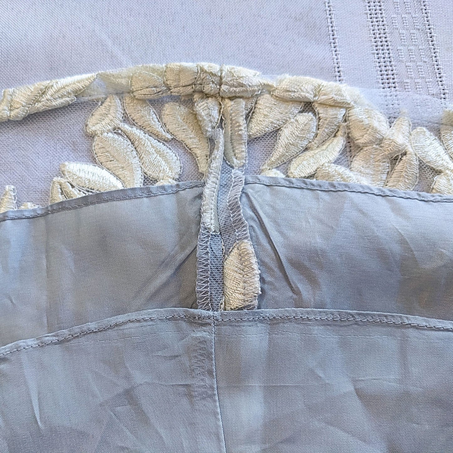 NWT BHLDN Aidan Mattox Abbey Embroidered Fit & Flare DoubleV Cocktail Dress Sz 0