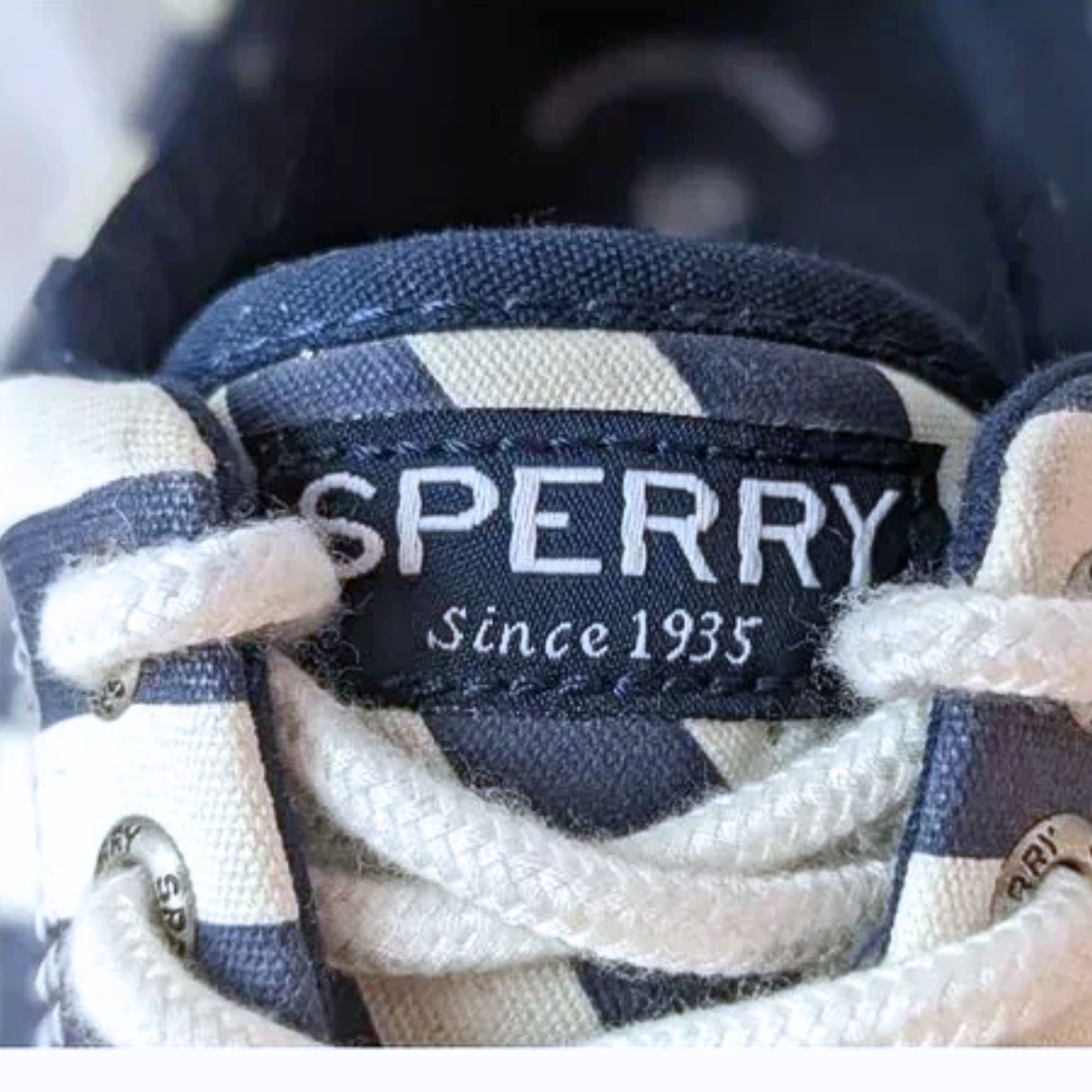 SPERRY TOP-SIDER Halyard Vintage Stripe Sneaker STS19225 Size 7.5 M