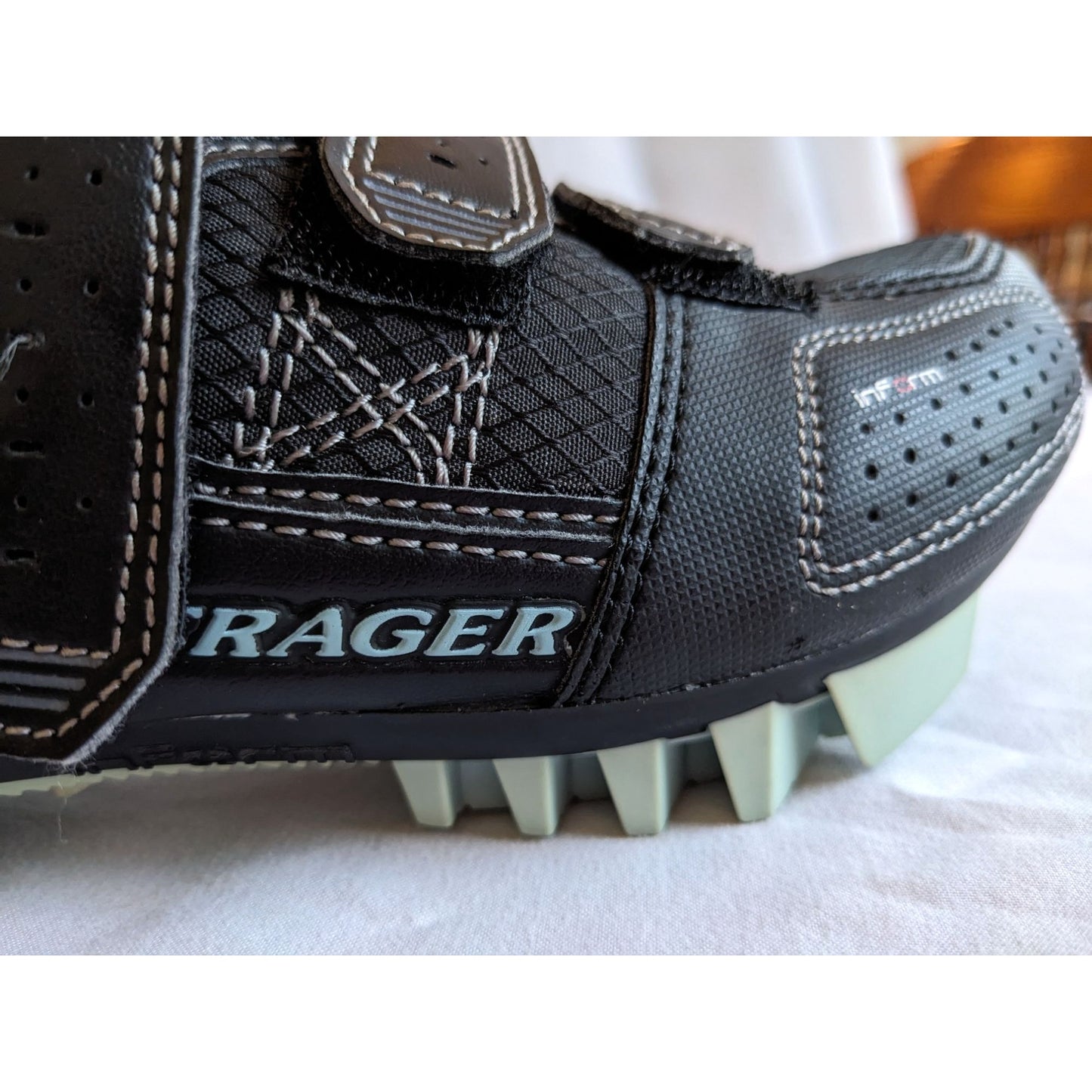 NWT BONTRAGER 'Race Mountain' Bike Cycling Shoes Black & Mint Green Size 5