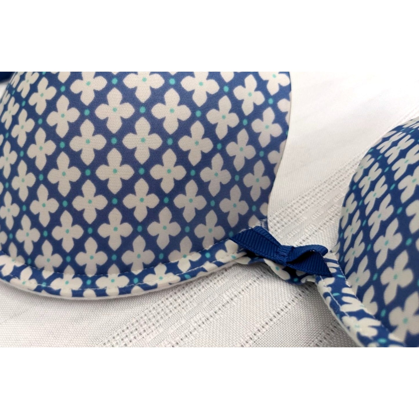 VICTORIA'S SECRET Blue & White Floral Print Push-Up Plunge Bra Size 34D