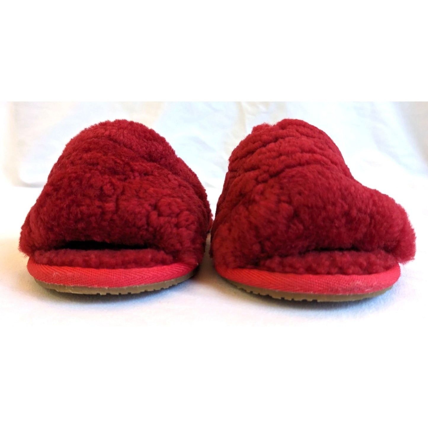 NWOT UGG Kids Fluff Yeah Sling-back Slides Ribbon Red Genuine Shearling Size 9