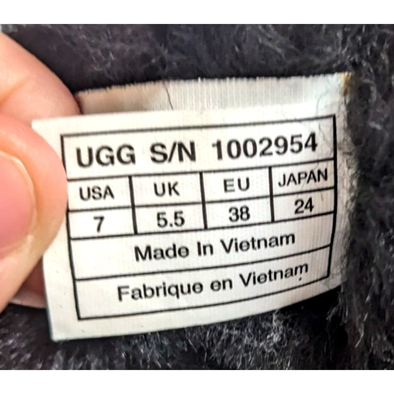 UGG AUSTRALIA Black Bailey Bow II Sheepskin Shearling #1002954 Size 7