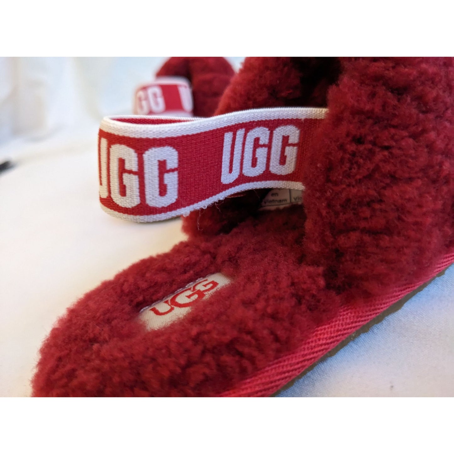 NWOT UGG Kids Fluff Yeah Sling-back Slides Ribbon Red Genuine Shearling Size 9