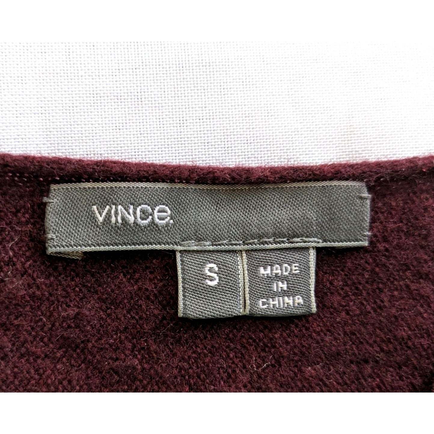 VINCE. 100% Cashmere Burgundy V-Neck Sweater Long Sleeve Lightweight Size S/M