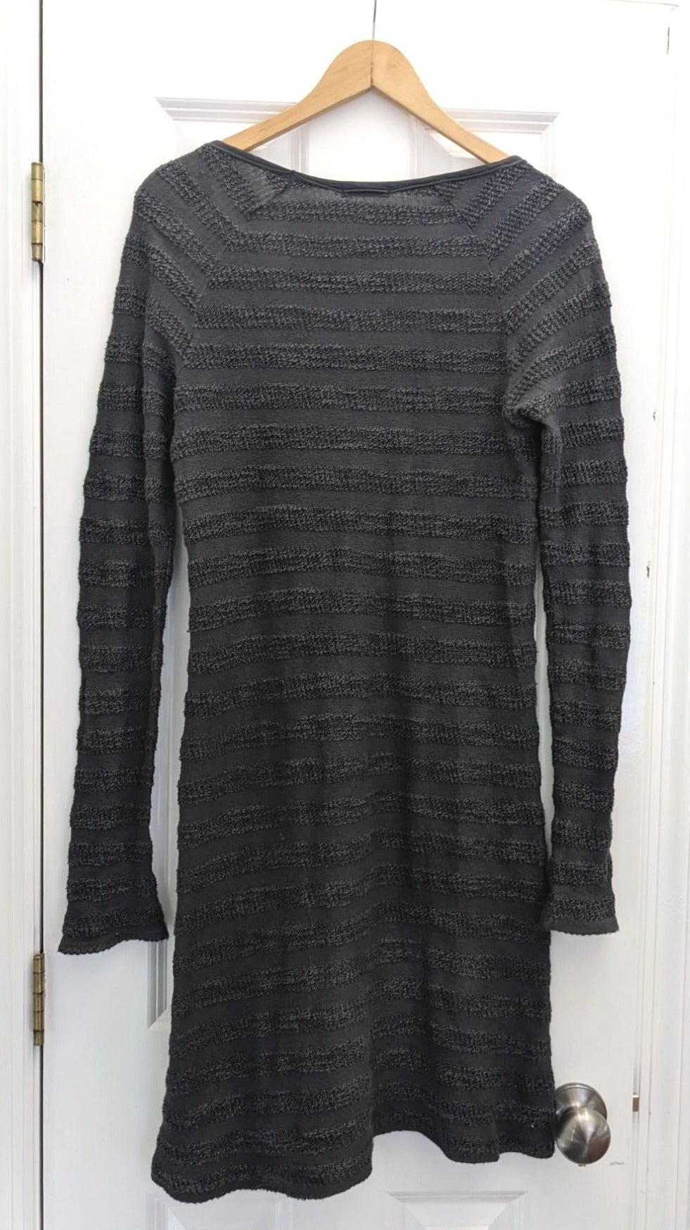 LA MADE Gray Sweater Dress Long Sleeve Textured Knit Sheath w/ Kangaroo Pocket Size M