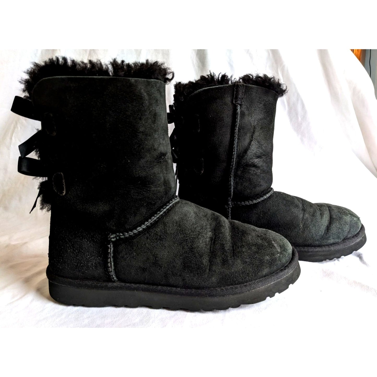 UGG AUSTRALIA Black Bailey Bow II Sheepskin Shearling #1002954 Size 7