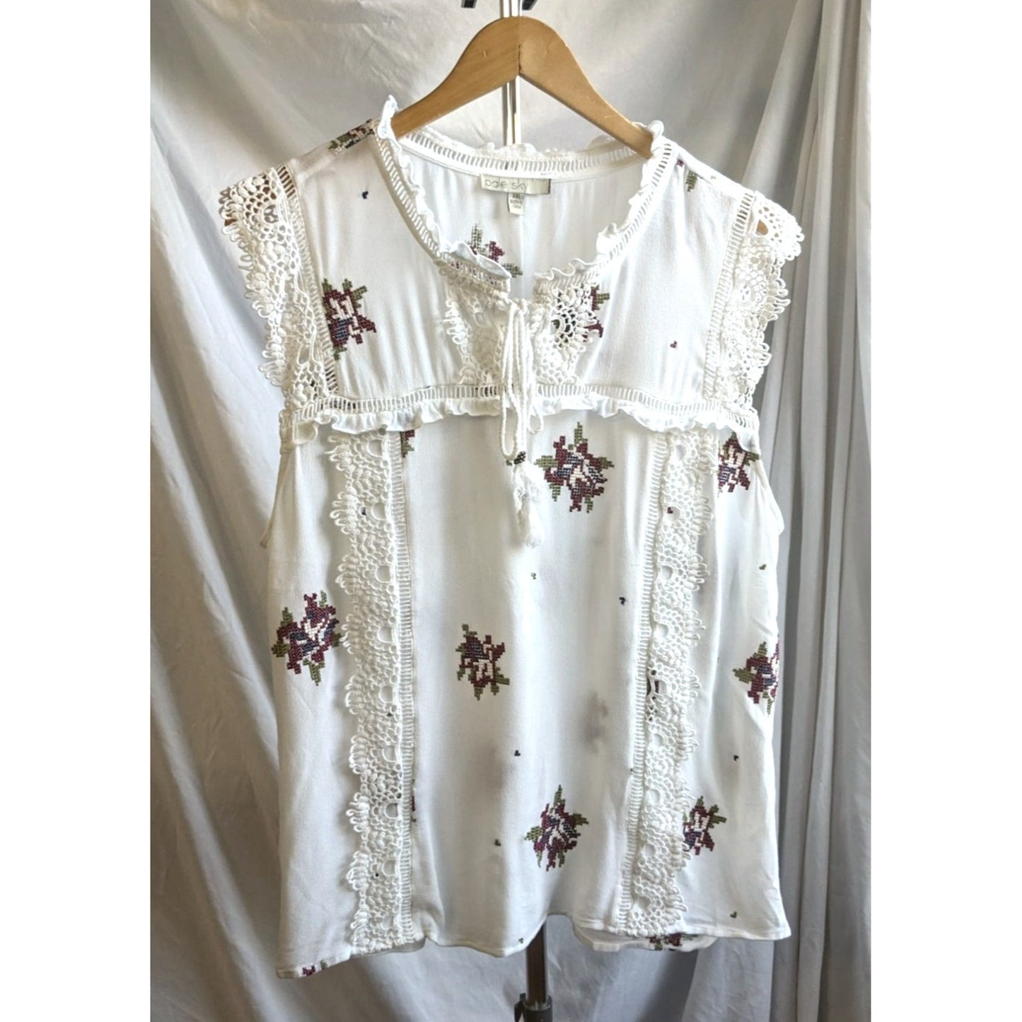 PALE SKY Boho Cross-Stitched White Embroidered Sleeveless Hi-Low Blouse size XXL